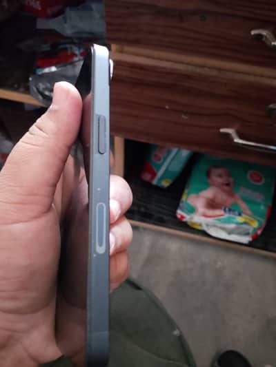 Iphone 13 128 GB 88 battery health 10/10 water pack