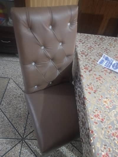 Daining table and 6 chairs set urgent sale