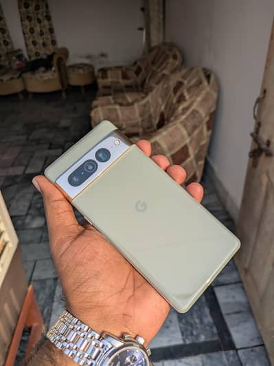 Google pixel 7pro pta 12/128 vvv small dot like fish exchange posable
