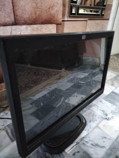 HP Compaq L2105tm 21” Monitor | VGA/DVI | USB & Audio | No HDMI