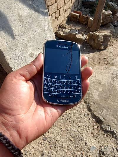 BLACKBERRY BOLD 4 9900 pta approved