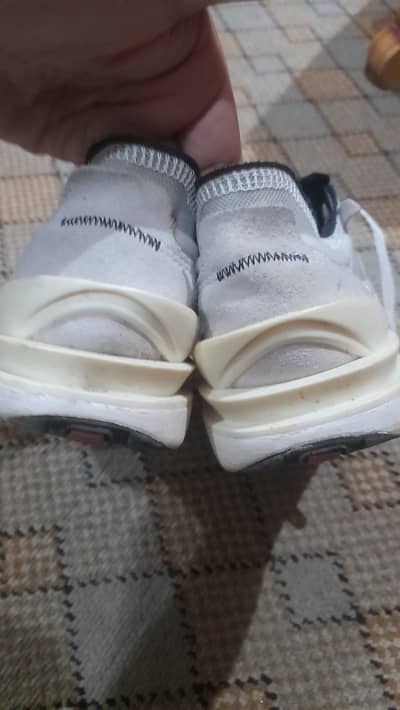 ORIGNAL NIKE SHOES SIZE 39