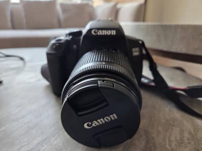 canon EOS 700D