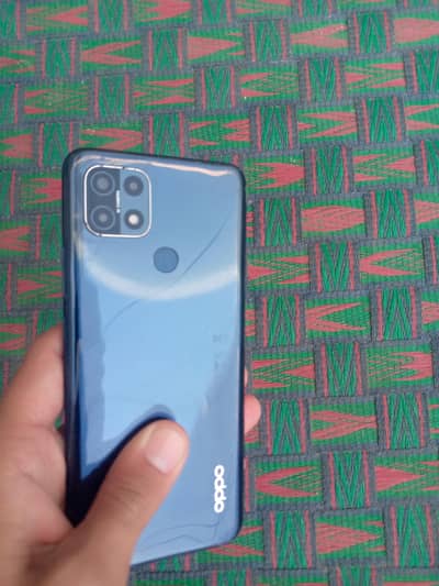 One Hand used Oppo 3-32gb me