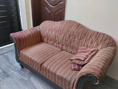 sofa set in very  good condition