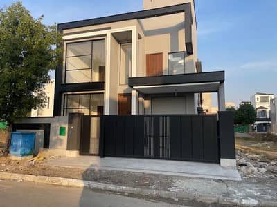 BRAND NEW HOUSE 10 MARLA AVAILABLE FOR SALE IN BAHRIA ORCHARD LAHORE