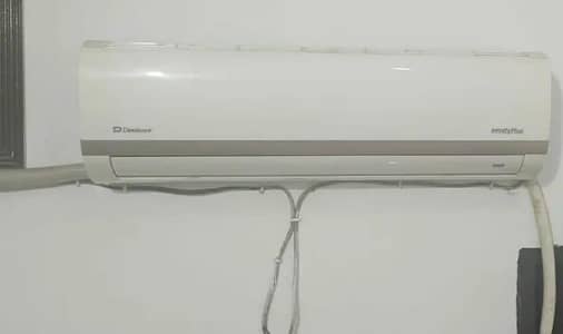 Dawlance 1.5 ton Ac just cool neat and clean