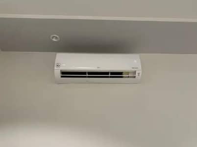 TCL 1.5 ton inverter heat and cool in new condition