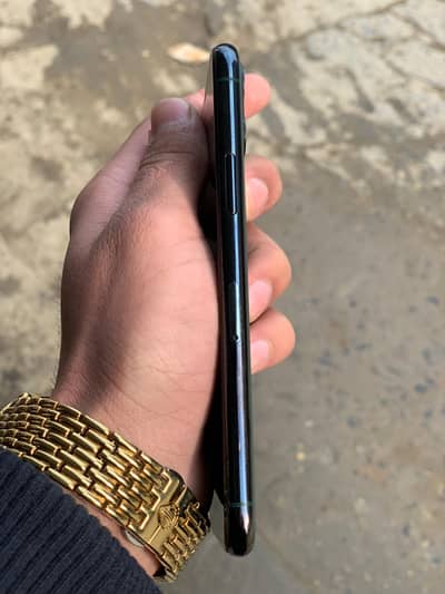 iPhone 11Pro condition see in pics