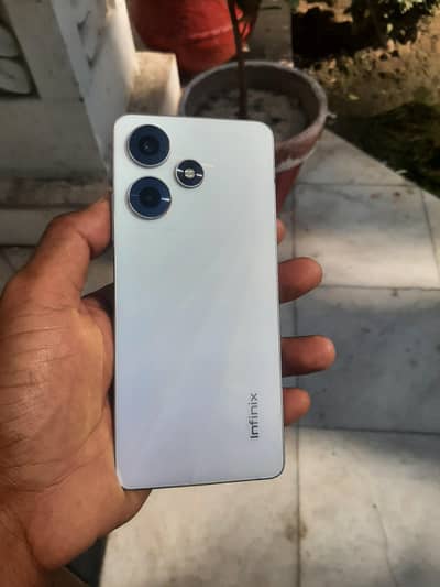 infinix hot 30.8gb ram 128 gb