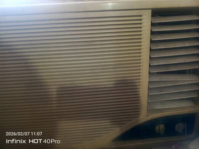 25000 A. C window running position mein