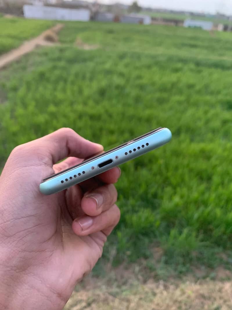 IPHONE 11 2