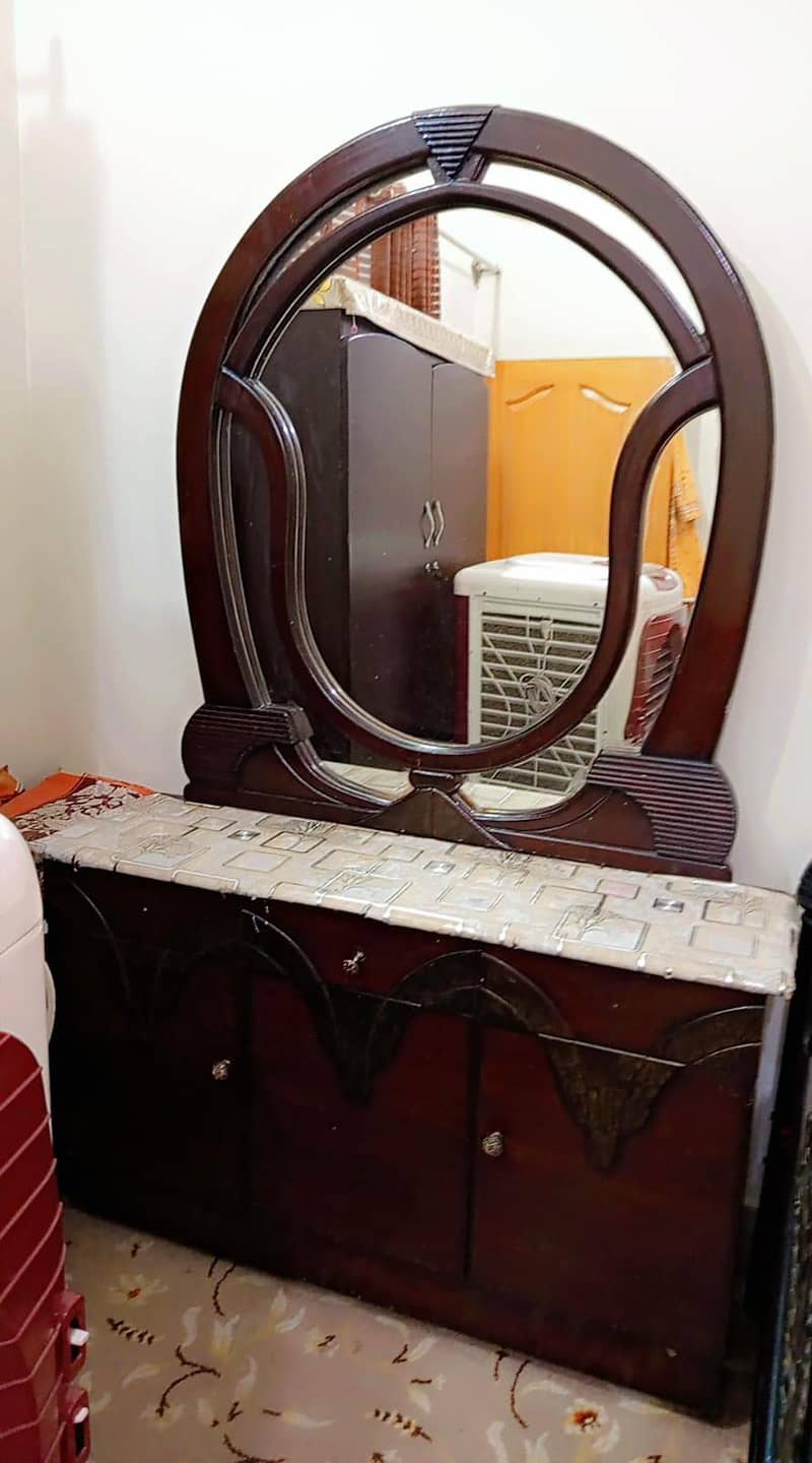 Dressing Table 0