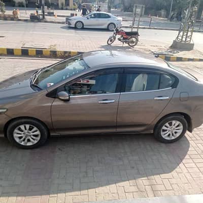 available Honda city for rent  i