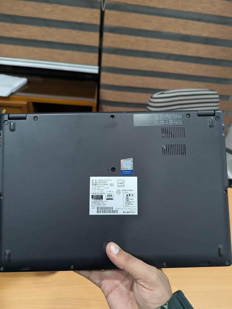 Fujitsu Lifebook U 937 / R Model : LifebookU 937 / R - Laptops - 1111139313