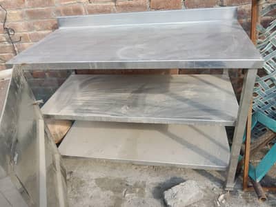 New working tabel for urgent sale