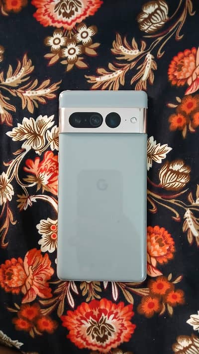 Google pixel 7 pro mint condition