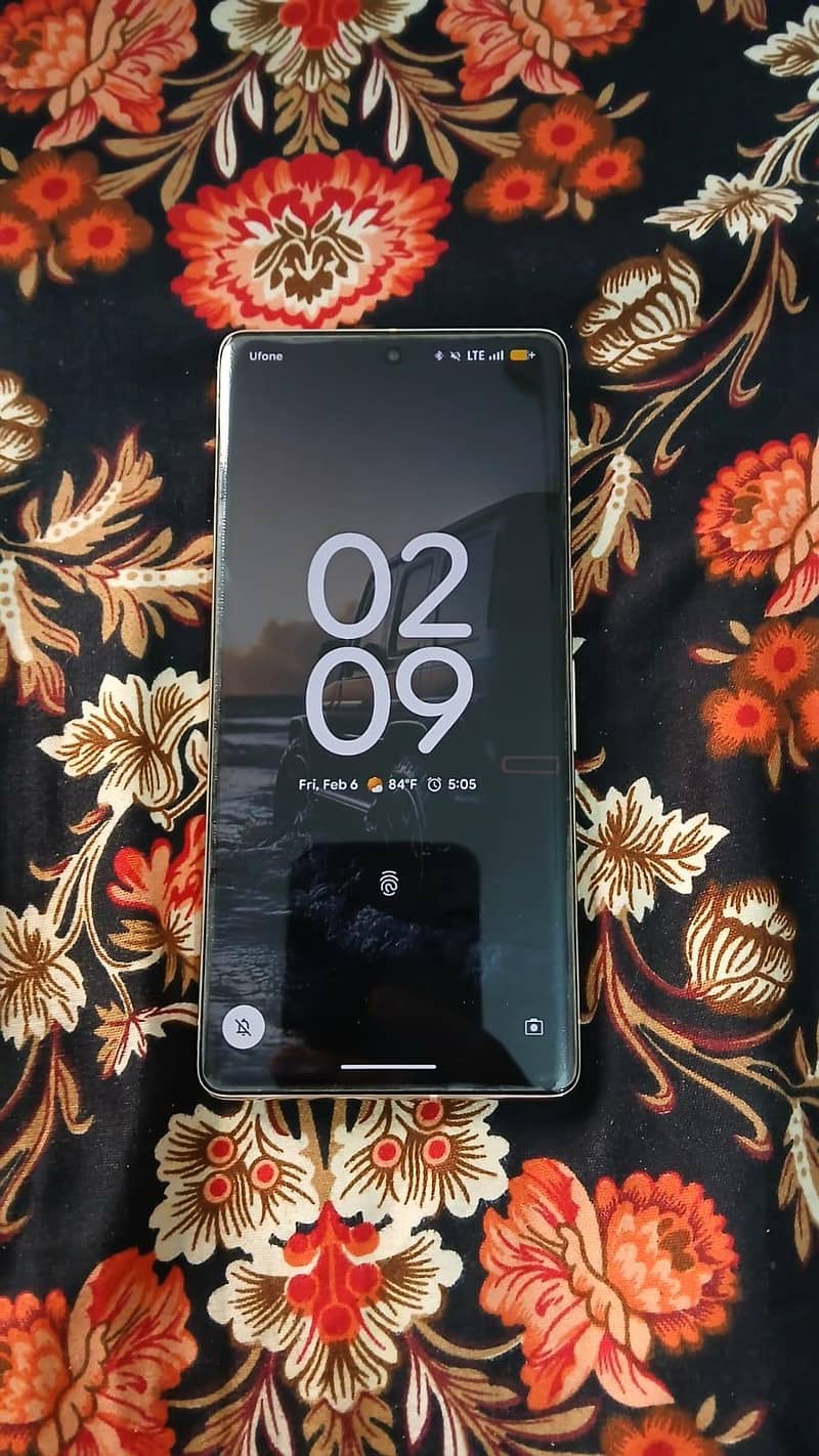 Google pixel 7 pro mint condition 2