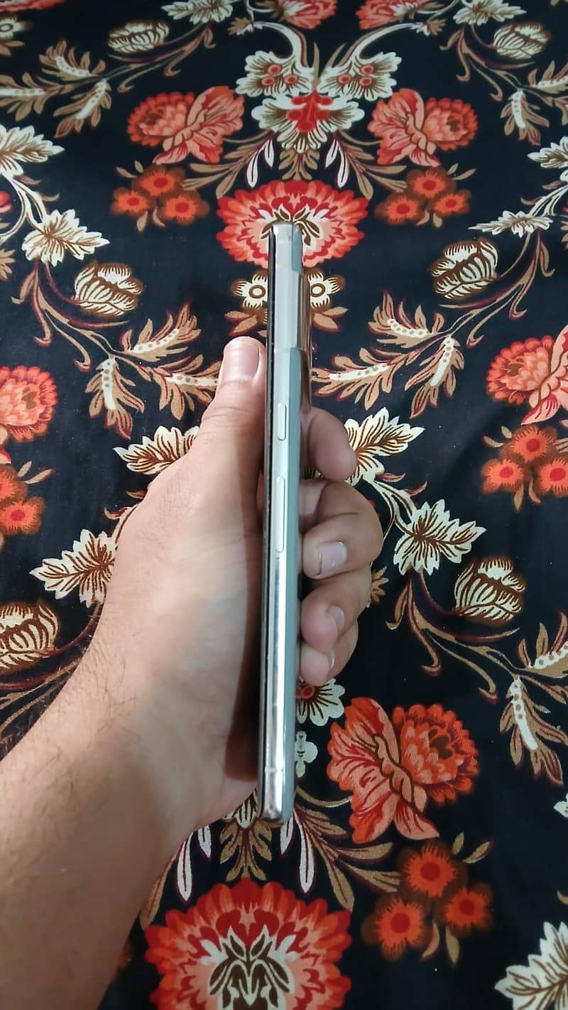 Google pixel 7 pro mint condition 4