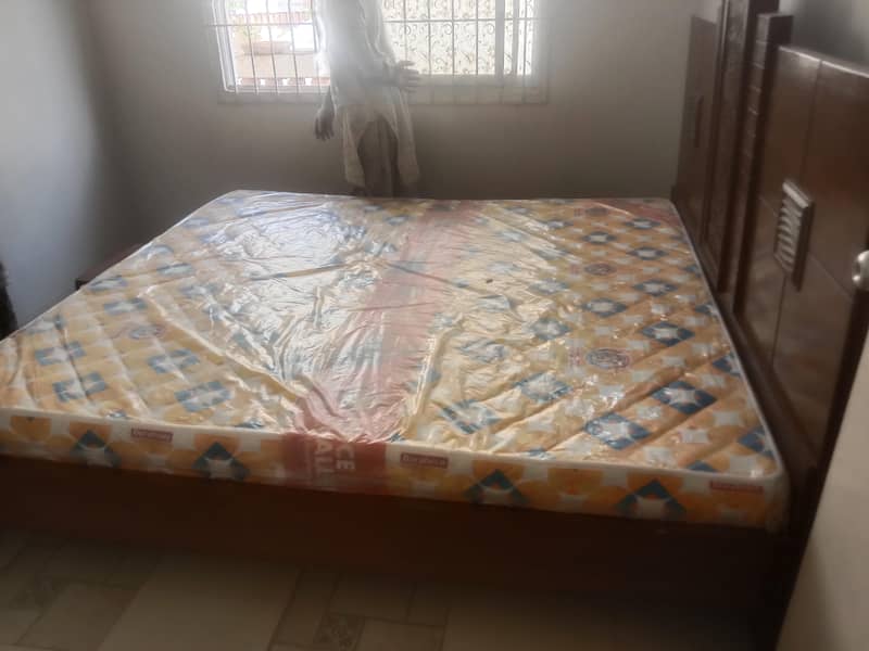 bed dressing table almari 5