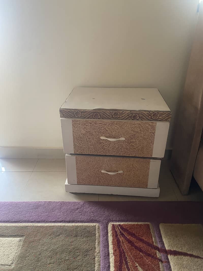 QUEEN SIZE bed and Side tables for sale Long seti for sale 2