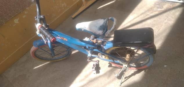 Kids cycle for sale 6000