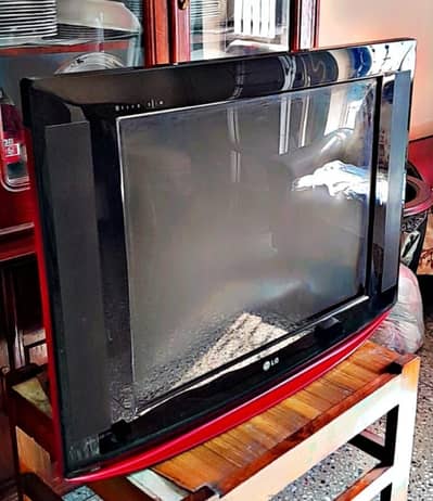Used 26 Inches LG CRT TV . . . best quality