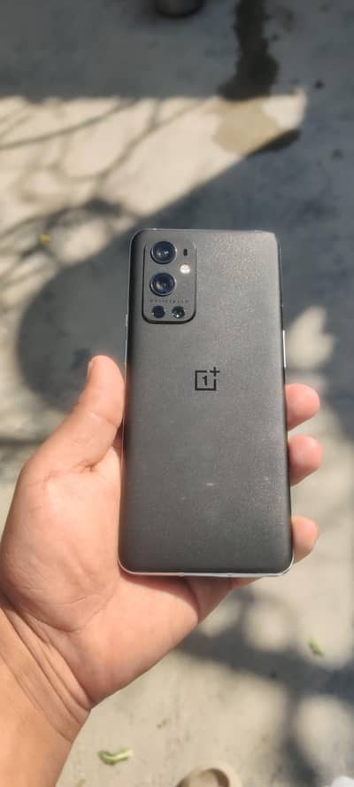 Oneplus 9 pro 5G green lines screen