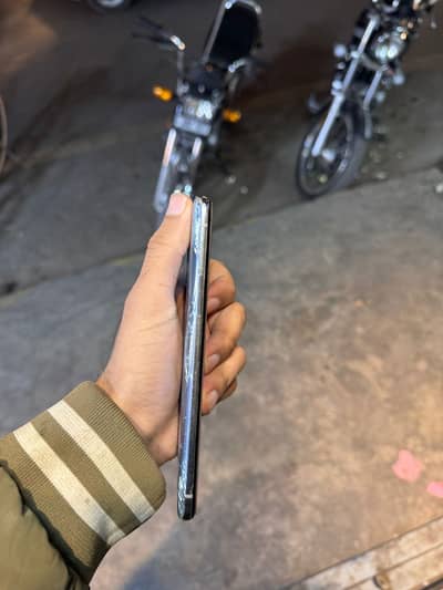 One plus 8t bus panel ma di line ha Baki all okay ha