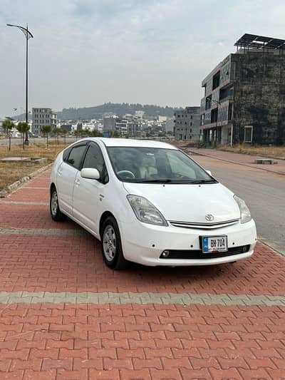 cars shorom  k lye  aik imandar   driver ki zarorat Hy  . . .