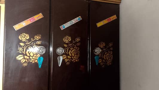 کپڑوں والی الماری