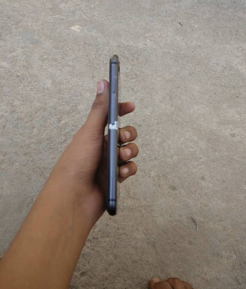 iPhone 8 nice Condition 0