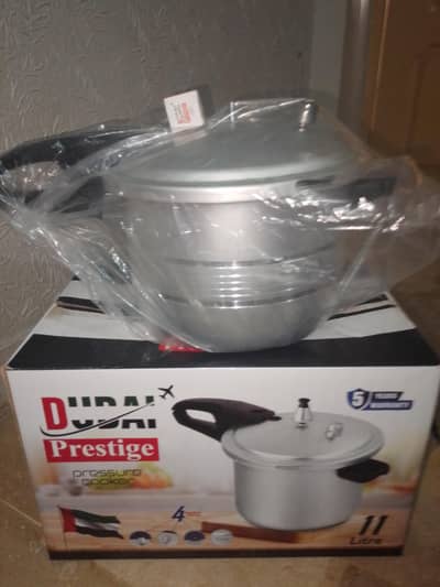 11 litter pressure cooker