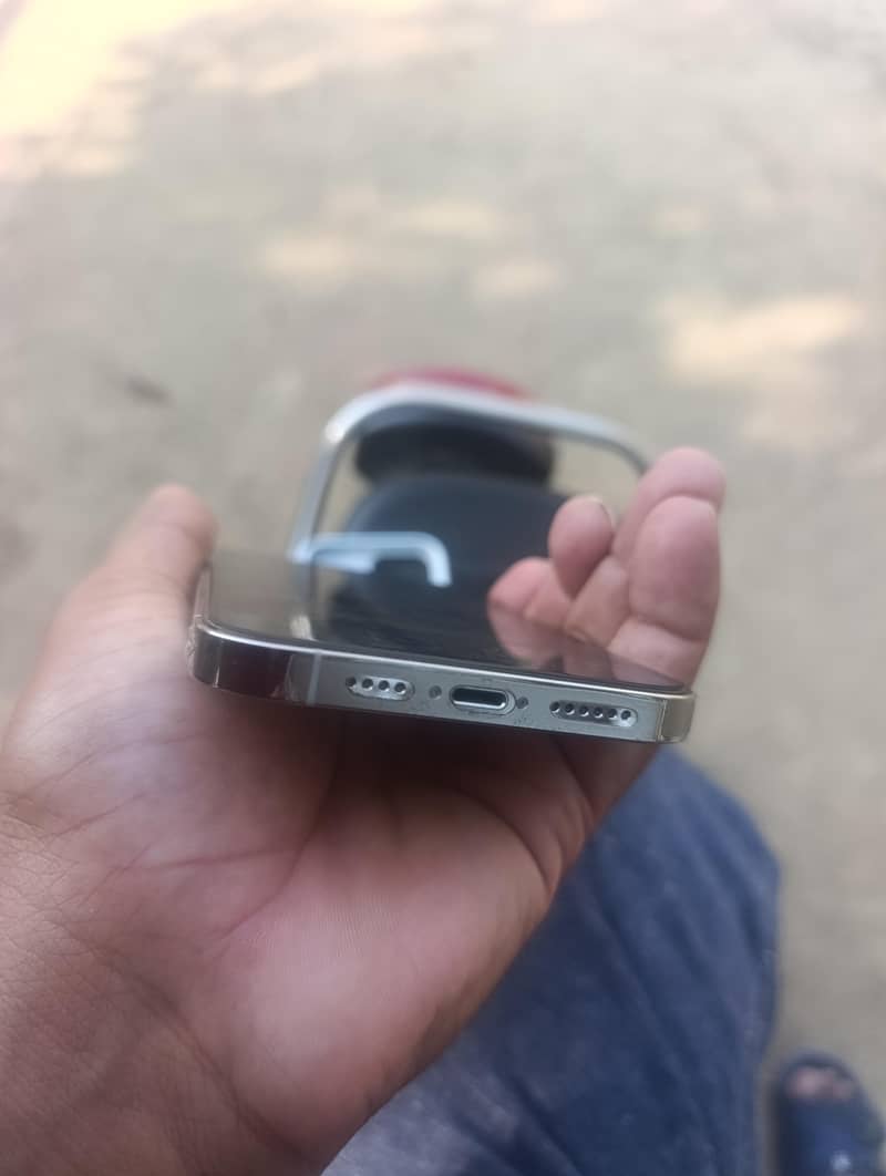 iPhone 13 pro max 7