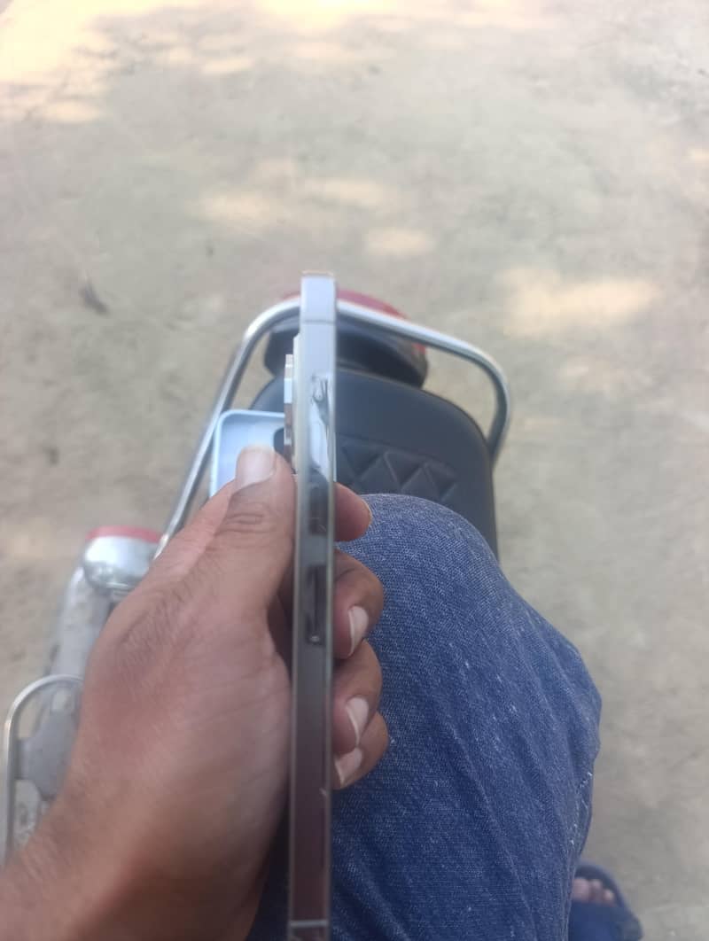 iPhone 13 pro max 8