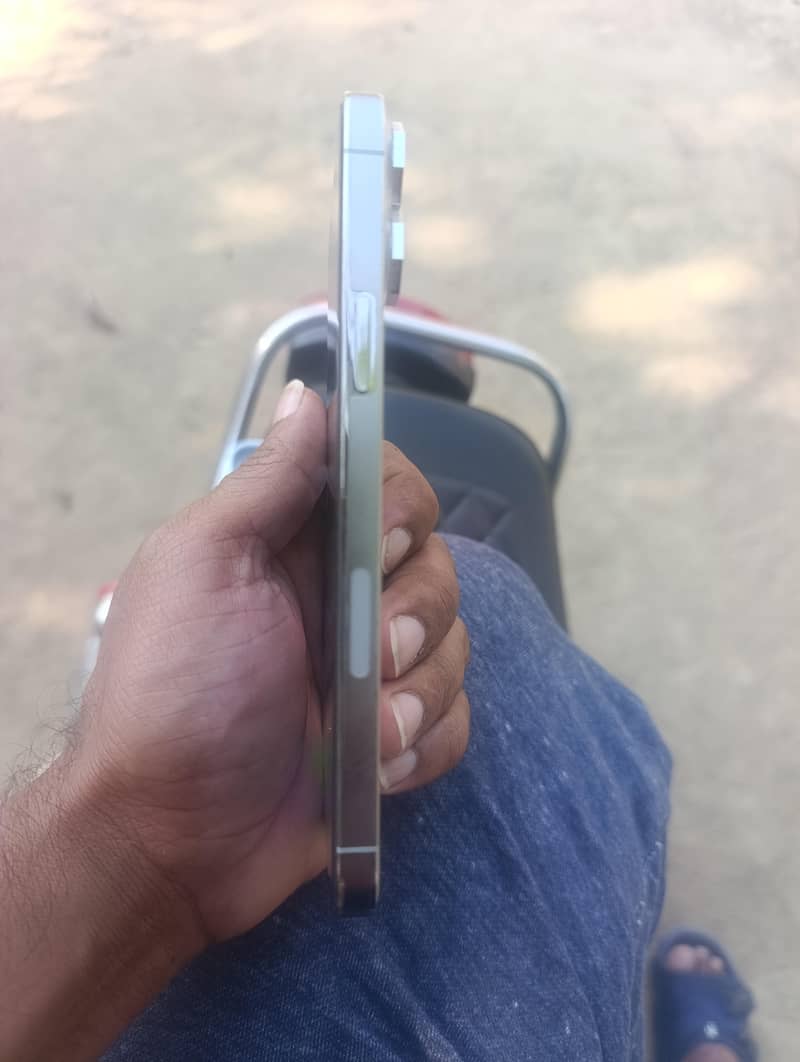 iPhone 13 pro max 9
