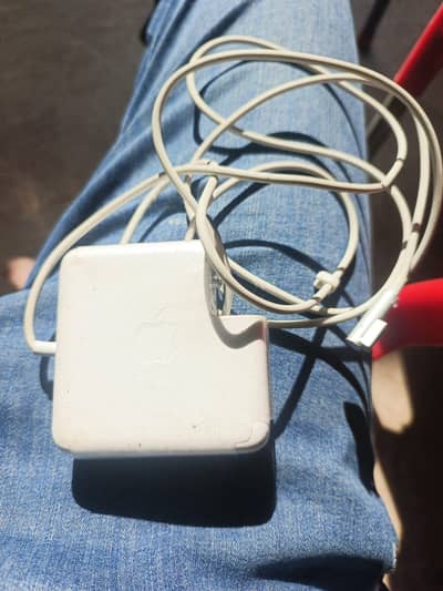 Macbook original charger