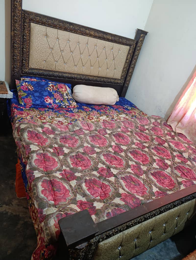 bed aur dressing one side table 0