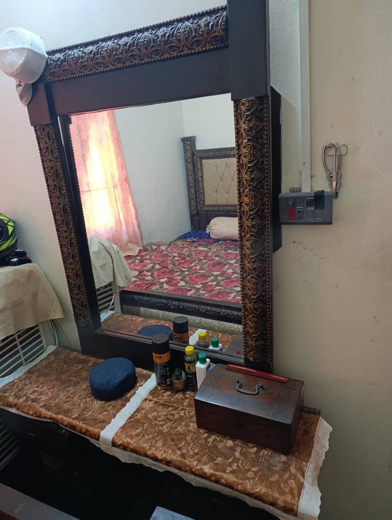 bed aur dressing one side table 1