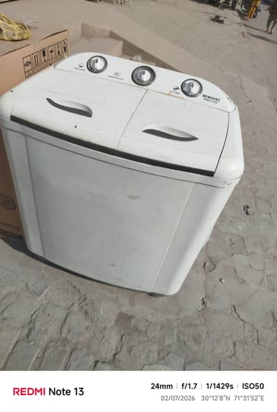 Waves Semi automatic washing machine