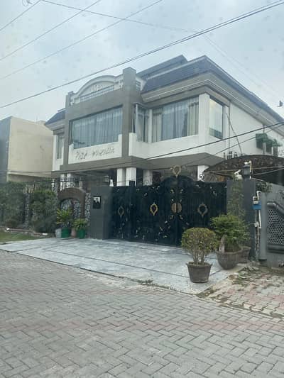22.5 Marla Double Storey House For Sale In Aziz Shaheed Colony