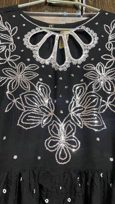 Linlen long maxi black size free medium to large condition new