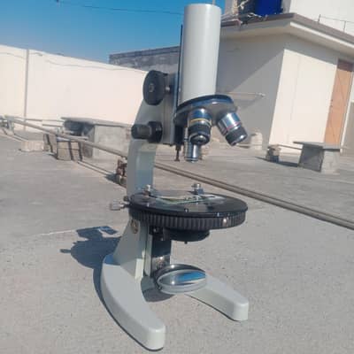 Microscope for sale . very good condition . student use