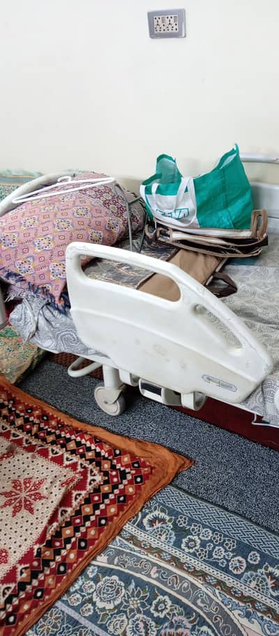 Medicated Elctric Hill-rom patient bed for sale