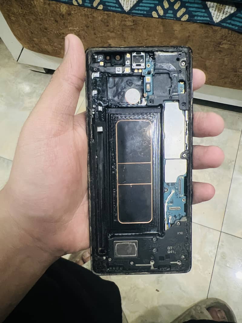 Samsung note 8 panel 3