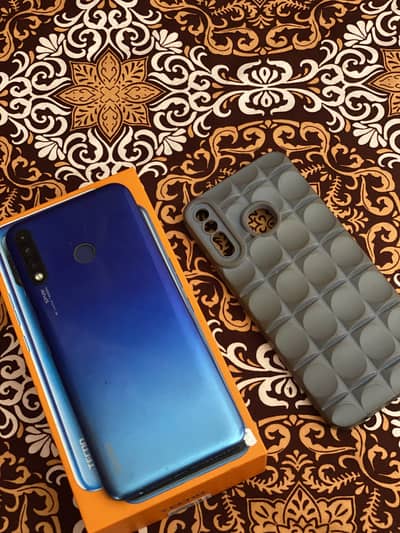 Tecno spark 4 3/32 all ok with box +onecover+cable
