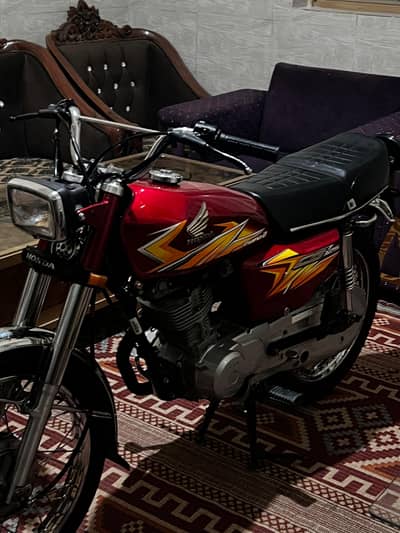 Honda 2021 model full lush condition first owner bike