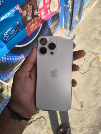 Iphone 16 pro Max Unlocked 256 gb with box 93 health 4 month sim time