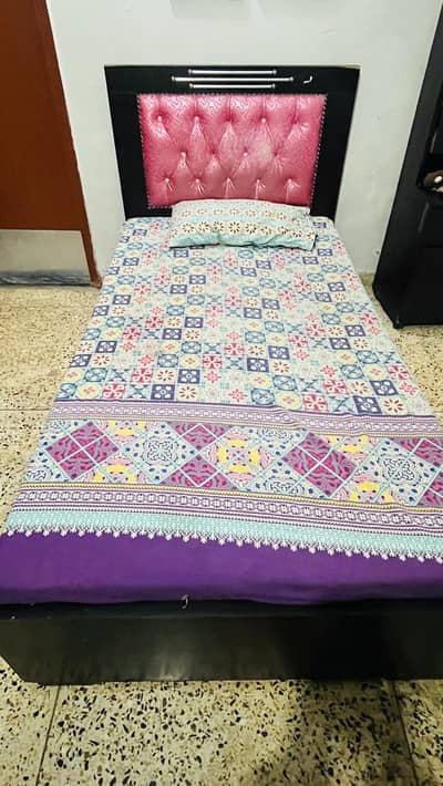 Branded Double Bed/Single Bed /King size Bed/single bed set