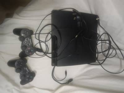 Playstation3 2 controller all wires 3 games installed and 1 